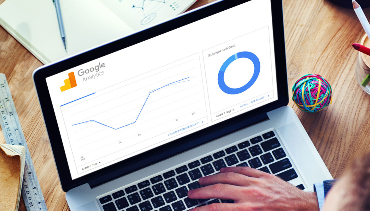 laptop con google analytics laptop con google analytics