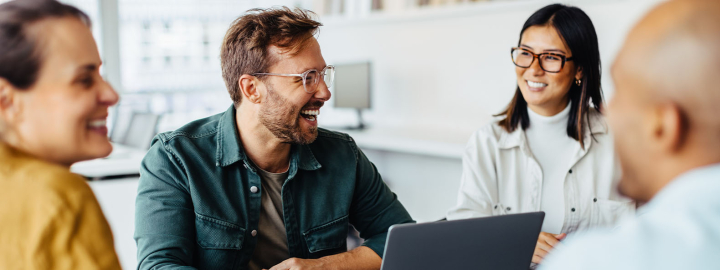 Team mit Freude an der Arbeit