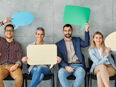 Persone con bolla di discorso