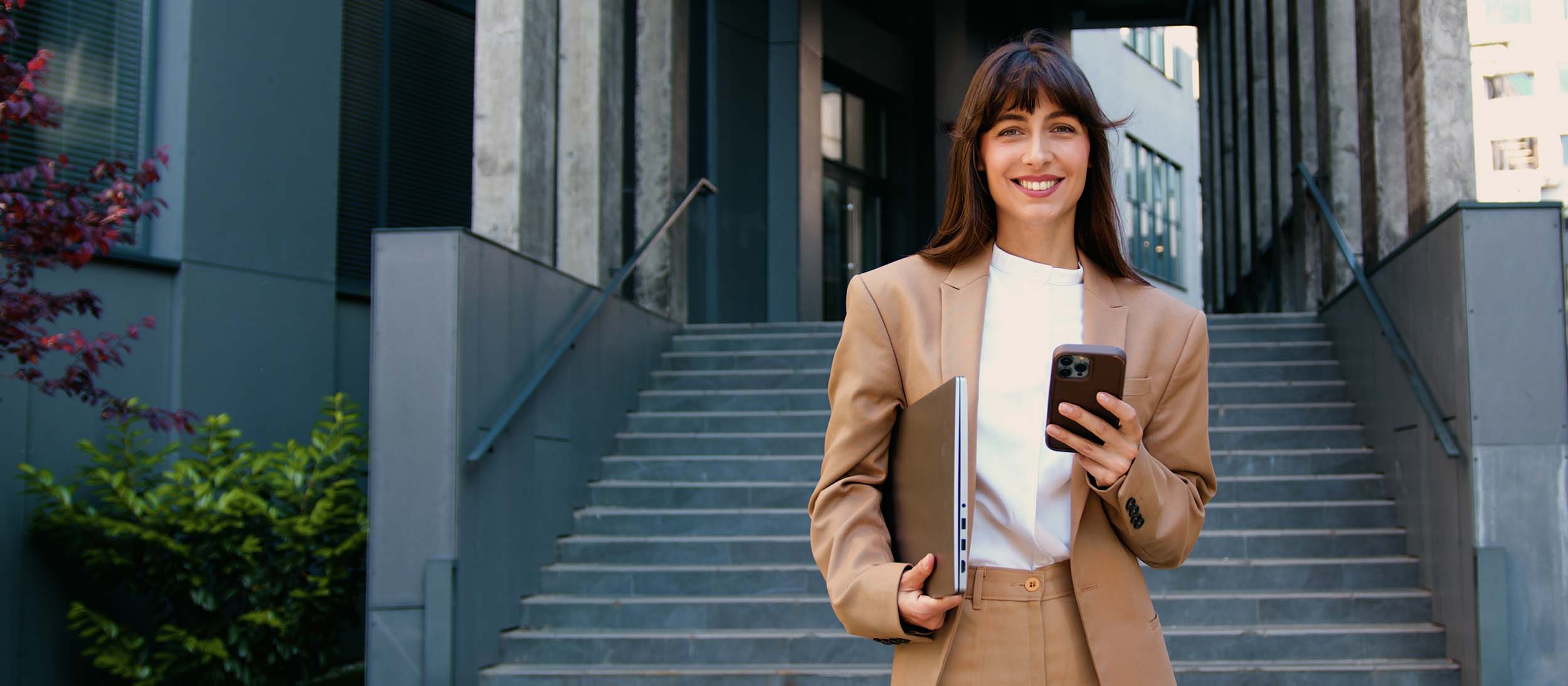 Frau Smartphone